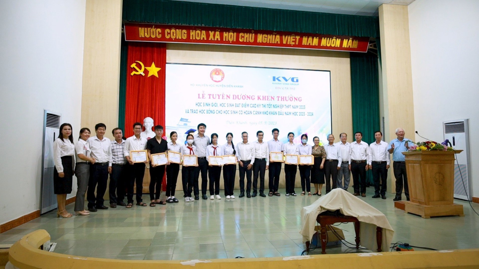 Giới Thiệu