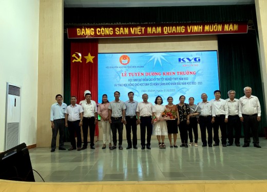 LỄ KHEN THƯỞNG VÀ TRAO HỌC BỔNG CHO HỌC SINH HUYỆN DIÊN KHÁNH 2022-2023