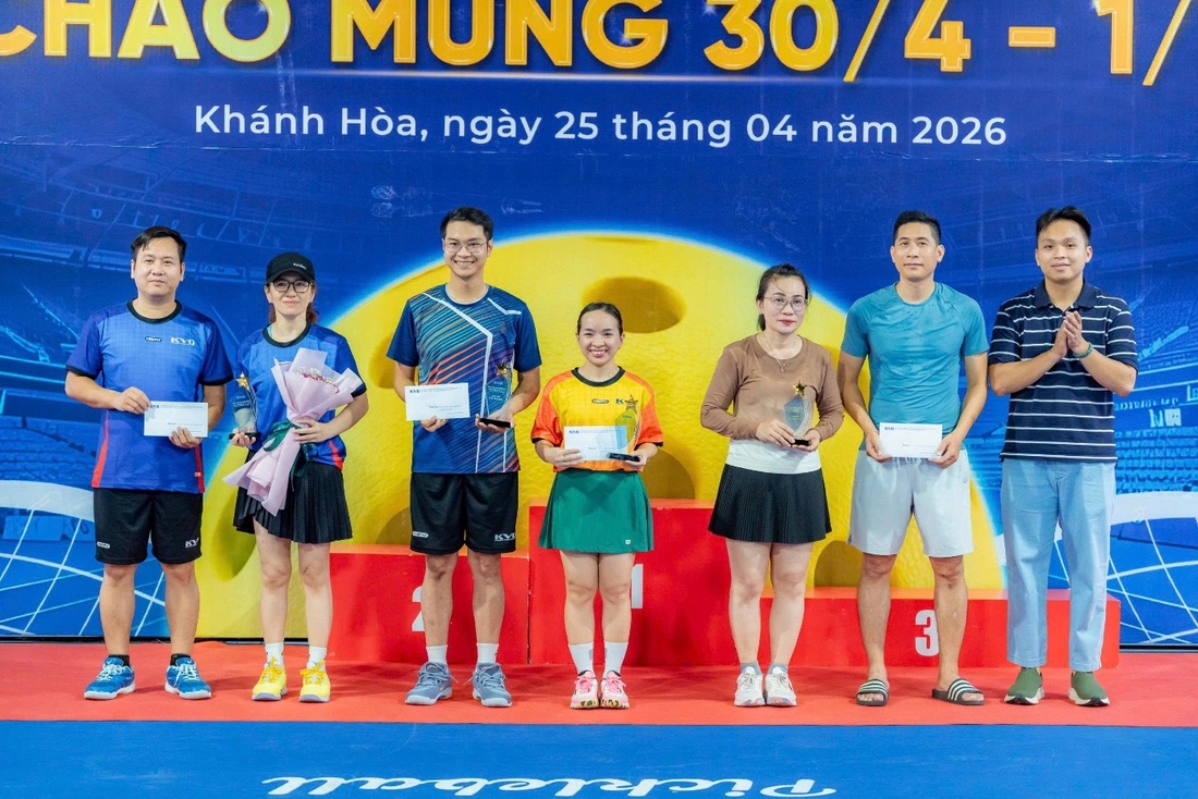 photo-1777124533270-17771245333861123382566