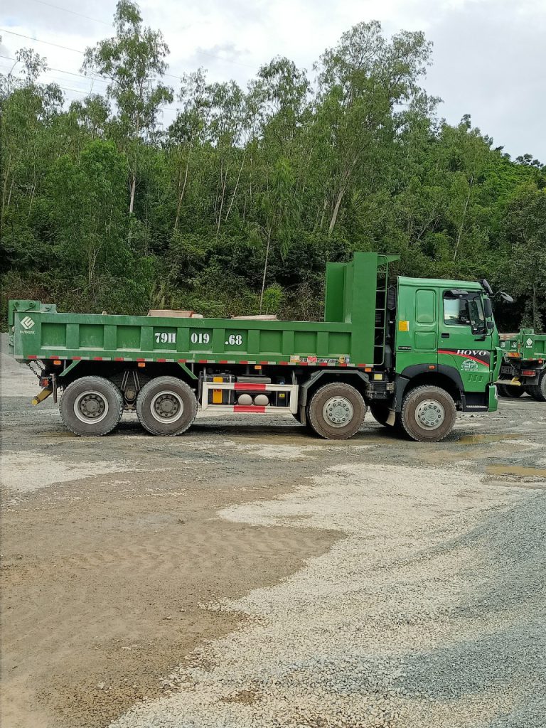 Xe chở vật liệu_1