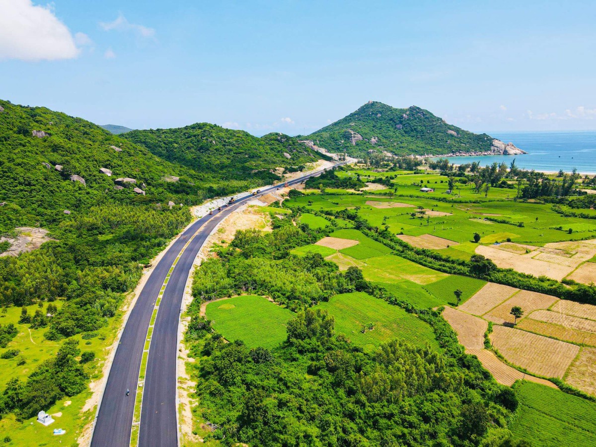 ĐƯỜNG VEN BIỂN BÌNH ĐỊNH