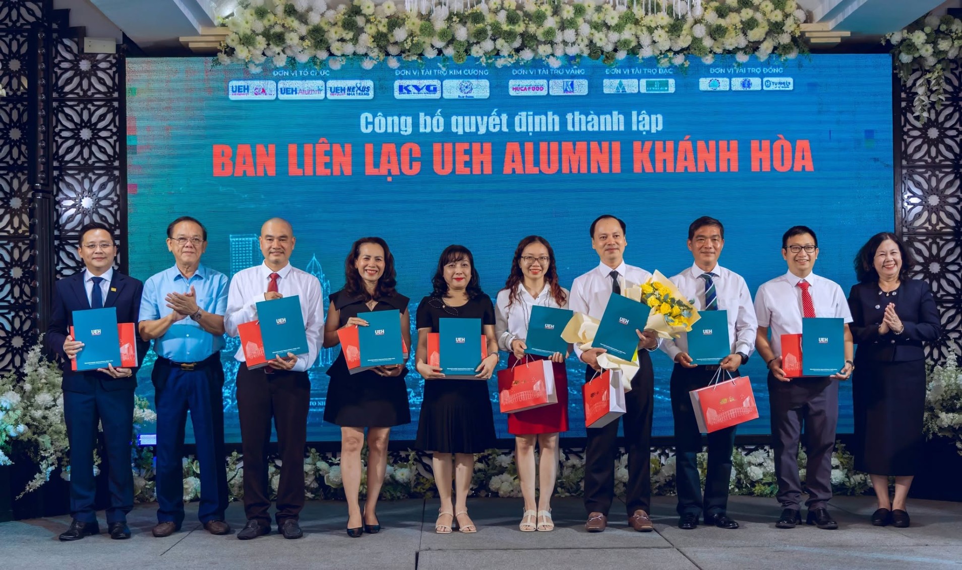 Giới Thiệu